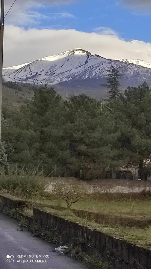 Vacanzella Aeroporto di Catania Fontana Rossa Esterno foto
